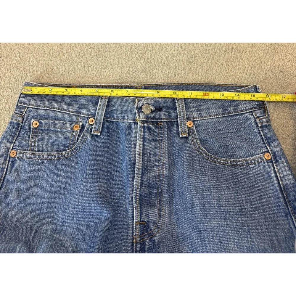 Levis 501 Original Fit Mens Jeans 30x30 Medium Wash Blue Straight Leg Button Fly